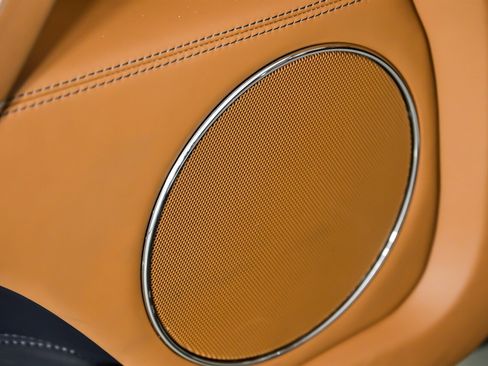 Used 2015 Bentley Flying Spur V8 image 21