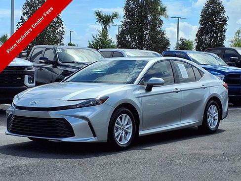 Used 2026 Toyota Camry LE w/ Convenience Package FWD image 3
