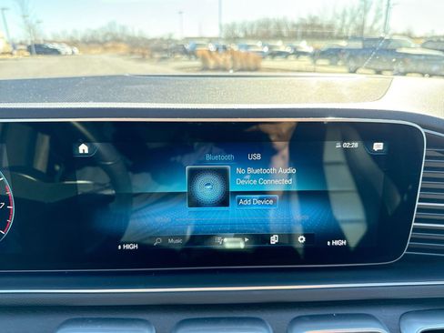 Used 2022 Mercedes-Benz GLE 350 4MATIC w/ Premium Package image 18