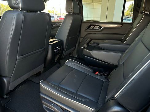 New 2026 GMC Yukon XL Elevation image 15