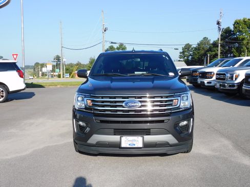 Used 2021 Ford Expedition XLT image 3