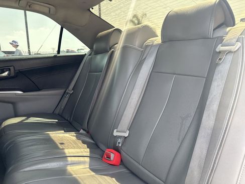 Used 2013 Toyota Camry XLE w/ Leather Pkg FWD image 11