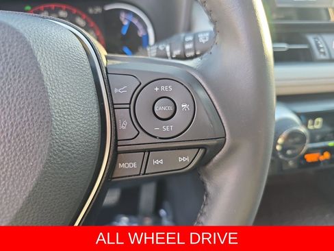 Used 2019 Toyota RAV4 Limited AWD/4WD image 18