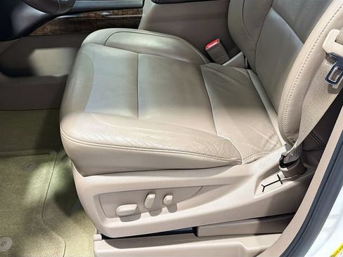 Used 2016 Chevrolet Suburban LT AWD/4WD image 18