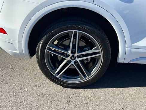 Used 2021 Audi Q5 e Premium w/ Convenience Package AWD/4WD image 9