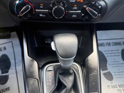 Used 2022 Kia Soul LX w/ Technology Package FWD image 16