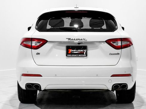 Used 2020 Maserati Levante image 9