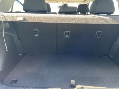 Used 2025 Hyundai Venue SEL FWD image 20