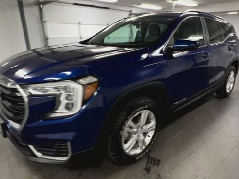 Certified 2022 GMC Terrain SLE w/ Driver Convenience Package image 4