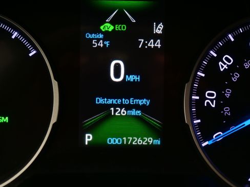 Used 2022 Toyota RAV4 XLE Premium AWD/4WD image 26