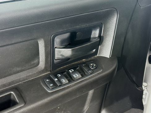 Used 2018 RAM 2500 Tradesman w/ Chrome Appearance Group image 23