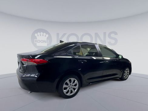 Used 2025 Toyota Corolla LE FWD image 11