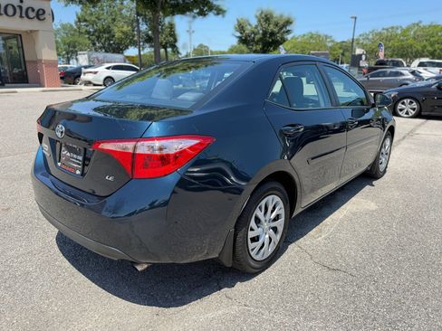 Used 2017 Toyota Corolla LE w/ Carpet Mat Package (TMS) FWD image 7