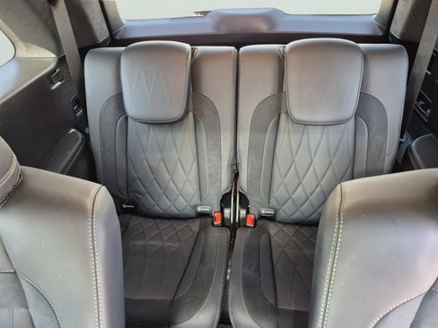 Used 2025 Mercedes-Benz GLS 63 AMG 4MATIC image 24