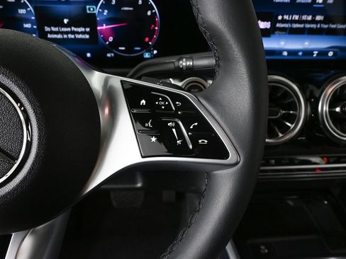 New 2026 Mercedes-Benz GLB 250 image 11
