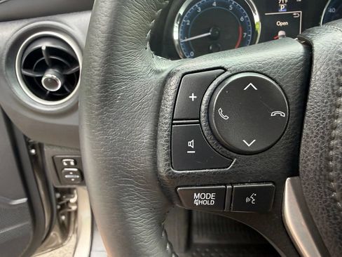 Used 2018 Toyota Corolla XLE FWD image 28