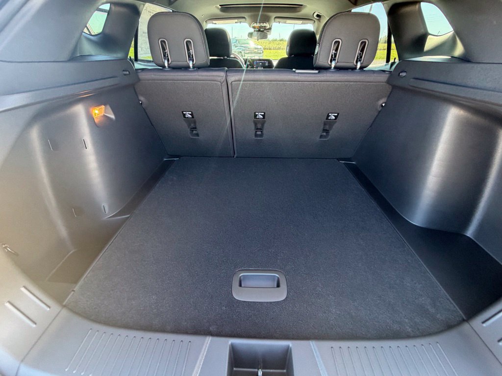 New 2026 Chevrolet Trax RS w/ Sunroof Package FWD image 24