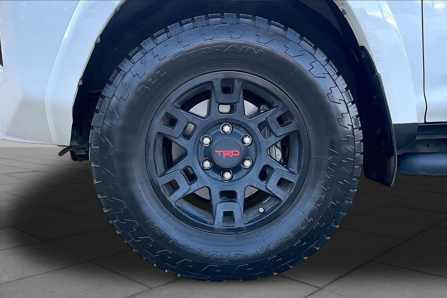 Used 2023 Toyota 4Runner SR5 Premium w/ Moonroof Package RWD image 11