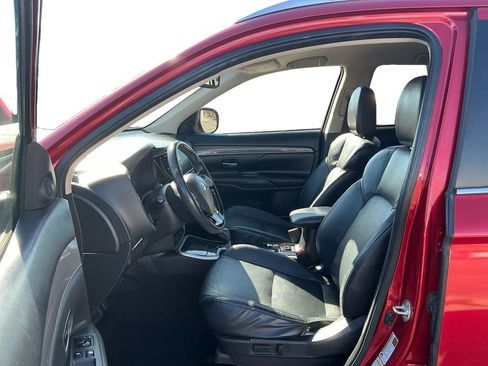 Used 2019 Mitsubishi Outlander SEL image 14