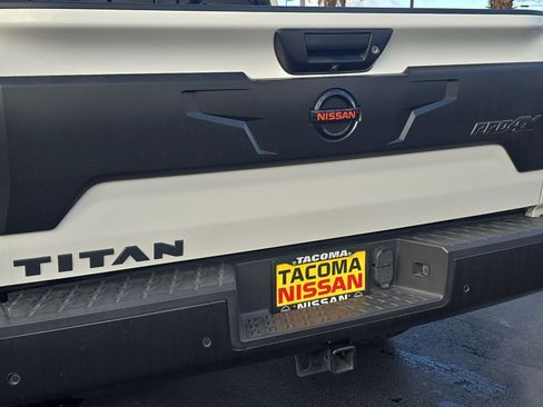 Used 2021 Nissan Titan PRO-4X w/ Pro-4x Convenience Package image 30
