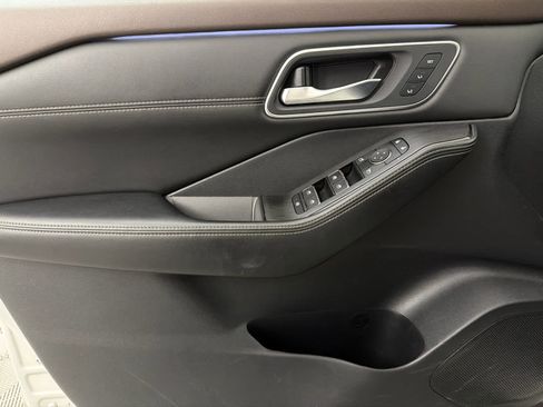 Certified 2023 Nissan Rogue Platinum w/ Platinum Premium Package FWD image 22
