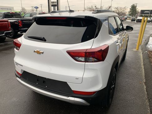 Used 2025 Chevrolet TrailBlazer LT w/ Convenience Package image 5