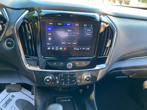 Used 2023 Chevrolet Traverse LT image 64