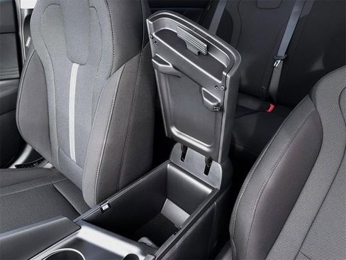 New 2026 Hyundai Elantra SE image 18