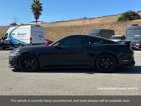Used 2017 Ford Mustang GT w/ Black Accent Package RWD image 3