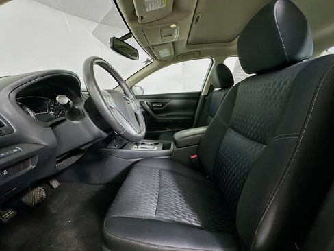 Used 2016 Nissan Altima 2.5 SV w/ Convenience Package image 13