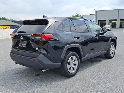 Used 2023 Toyota RAV4 LE AWD/4WD image 7