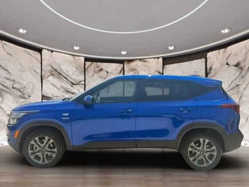 Used 2023 Kia Seltos LX AWD/4WD image 4