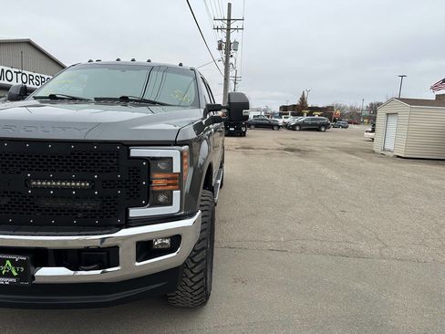 Used 2017 Ford F250 Lariat w/ FX4 Off-Road Package AWD/4WD image 15