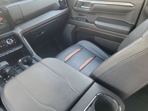 Used 2024 GMC Sierra 1500 AT4 w/ AT4 Preferred Package image 17