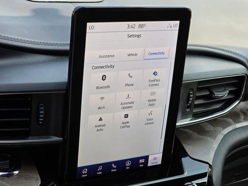 Used 2022 Ford Explorer Platinum w/ Equipment Group 601A image 41