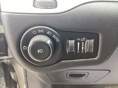 Certified 2017 Jeep Cherokee Trailhawk w/ Cold Weather Group image 23