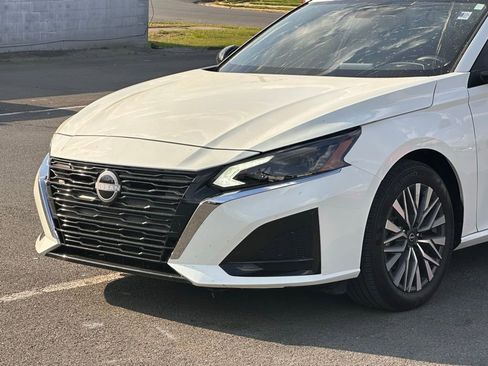 Used 2025 Nissan Altima 2.5 SV image 35