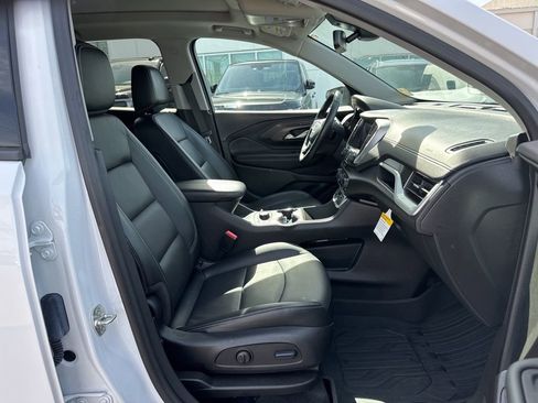 Used 2024 GMC Terrain SLT w/ Elevation Edition image 16