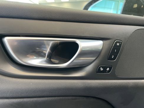 Used 2025 Volvo V60 B5 Cross Country Plus image 28