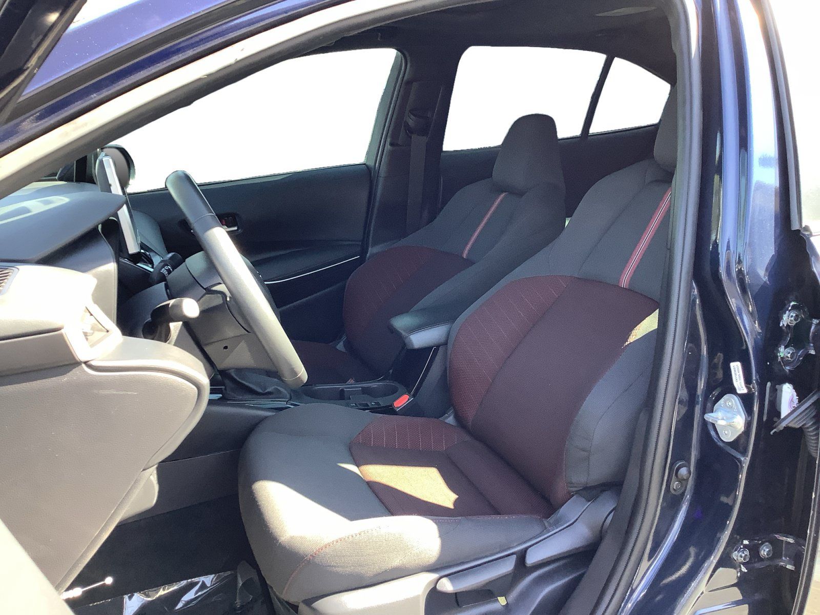 Used 2025 Toyota Corolla SE w/ SE Premium Package FWD image 9