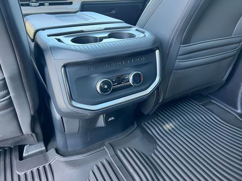 Used 2025 Ford Expedition Active AWD/4WD image 14