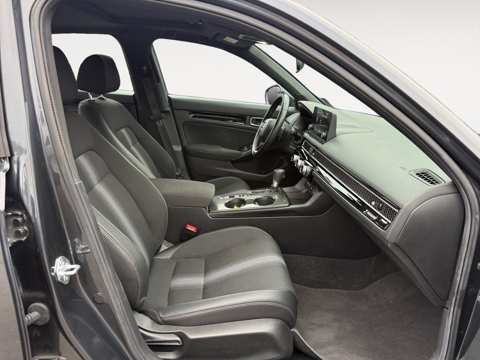 Used 2025 Honda Civic Sport image 19