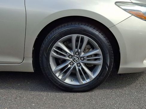 Used 2015 Toyota Camry SE FWD image 8