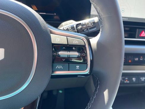 New 2026 Kia Carnival FWD image 25