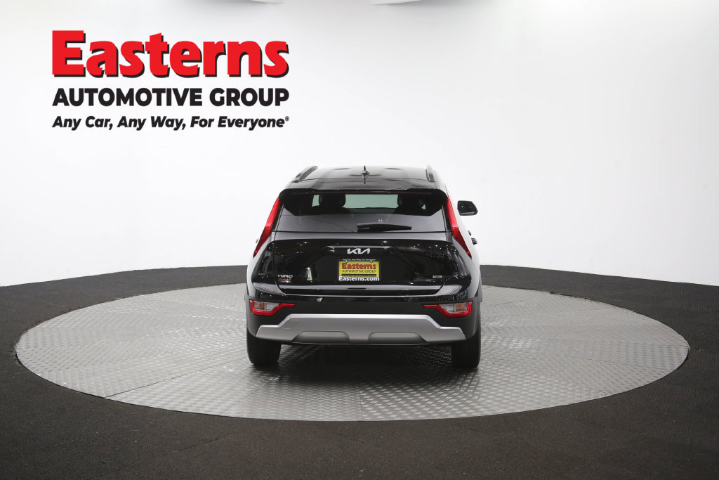 Used 2024 Kia Niro LX FWD image 37