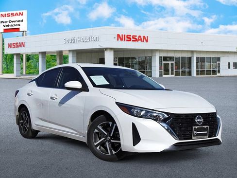 Used 2024 Nissan Sentra SV image 1