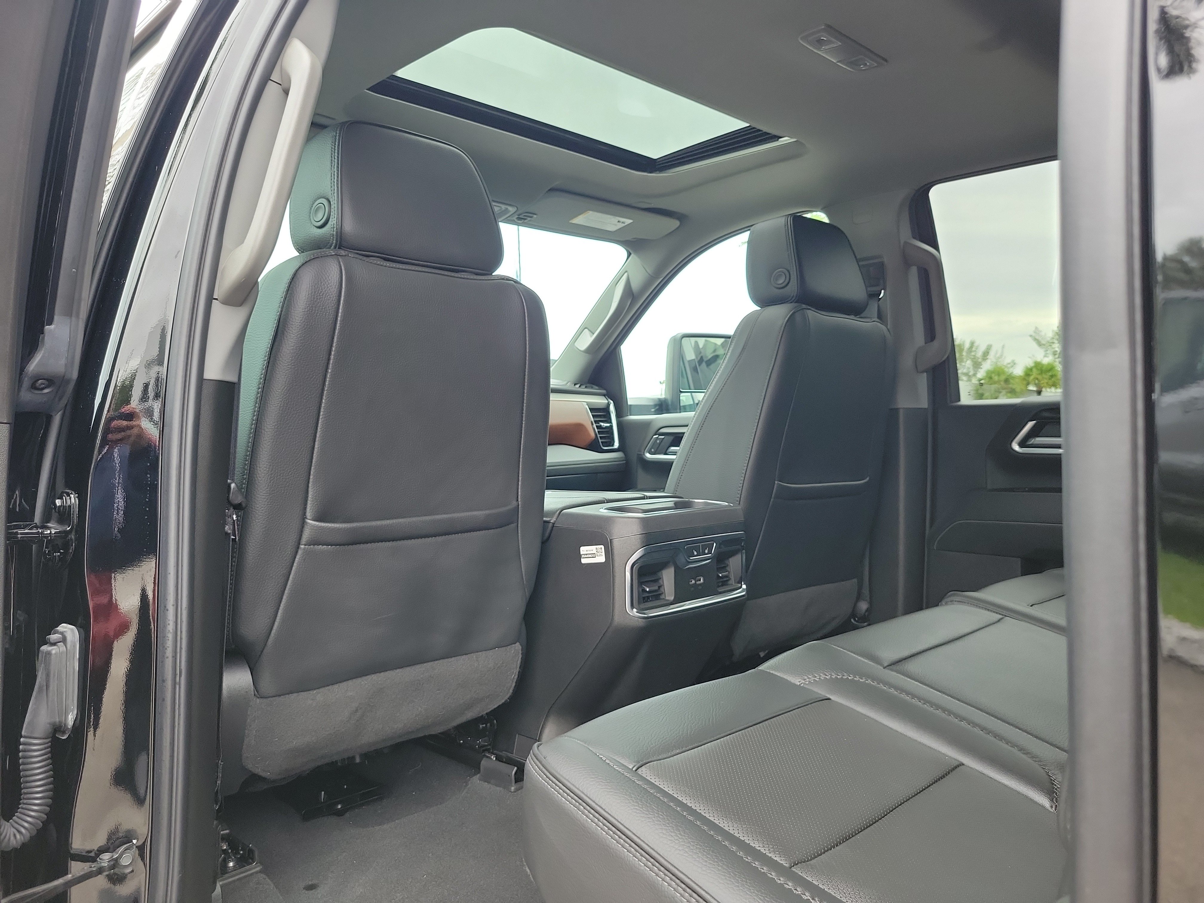 Used 2026 GMC Sierra 2500 Denali w/ Denali Reserve Package AWD/4WD image 16