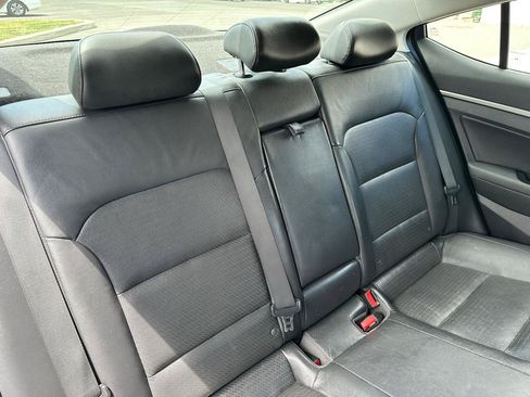 Used 2017 Hyundai Elantra Limited FWD image 19