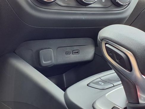 Used 2024 Chevrolet Trax RS w/ Driver Confidence Package FWD image 13