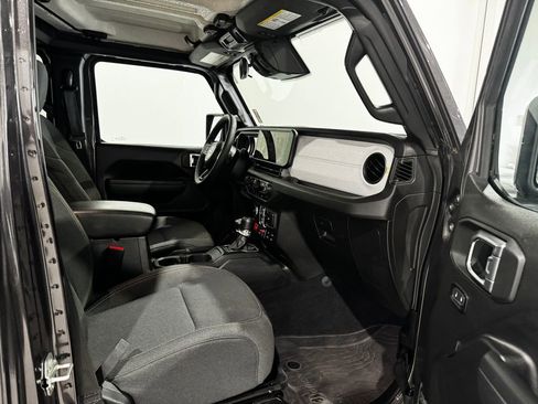 Used 2025 Jeep Wrangler Unlimited Sport AWD/4WD image 21